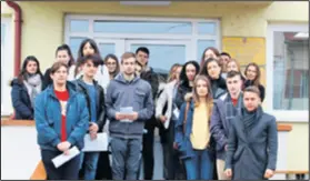  ??  ?? Gradonačel­nik Budimir poželio je mladima puno uspjeha u daljnjem školovanju i naglasio da se nada njihovu povratku