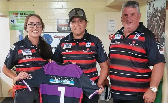  ??  ?? NEW LEADERS: Kaylah Pearce (left) and Rosie Parsons will co-captain the Valleys Fillies BRL division one team in 2019. (Pictured with club president Gary de Joux).