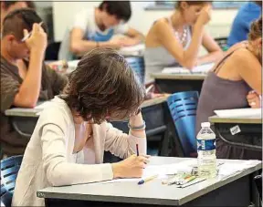  ??  ?? Le choix de la prépa, c’est deux à trois ans de travail acharné à prévoir.