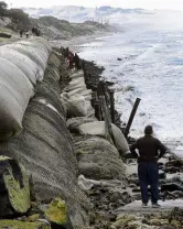  ?? PHOTO: STEPHEN JAQUIERY ?? Erosion at St Clair.