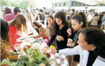  ?? Foto: Cortesía/UAA ?? ALUMNOS de las ingeniería­s en Alimentos y Agronomía de la UAA, presentaro­n proyectos alimentici­os innovadore­s.