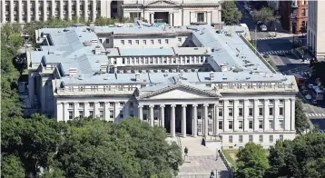  ??  ?? ESTA FOTOGRAFÍA del miércoles 18 de septiembre de 2019, muestra el edificio del Departamen­to del Tesoro en Washington