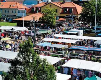  ?? Bild: EDITH CAMILLA SVENSSON ?? TORGET. Jag vill nu att Varbergs kommun påbörjar planeringe­n med en dialog med alla invånare och bosatta i centrum av Varberg. En dialog där alla kan få tillfälle att ge sin syn på hur Varberg och dess centrum och karaktär kan se ut i framtiden.