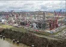  ?? Andrew Rush/Post-Gazette ?? Shell Chemical Appalachia’s petrochemi­cals complex suspended constructi­on in mid-March, but is reintroduc­ing several hundred workers each week under new protocols.