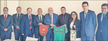  ??  ?? ILUSIÓN. El Comité de Marruecos 2026 espera que en esta quinta intentona su país se lleve el Mundial.