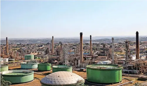  ?? | DOCTOR NGCOBO African News Agency (ANA) ?? THE Engen fuel refinery on the Bluff, Durban. The biggest threats to South Africa’s fuel supply are land-based, says the writer.