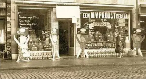  ?? FOTO RR ?? Sinds de eerste kruidenier­szaak in de jaren 1920 breidde de winkel steeds verder uit.