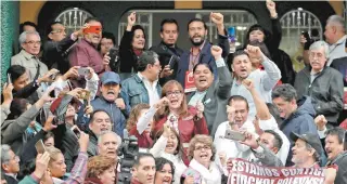  ??  ?? Morena, pese a ser el partido más joven de México, no está exento de vicios y viejas prácticas antidemocr­áticas.