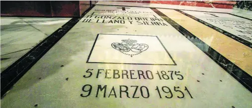  ?? MANUEL OLMEDO ?? La sepultura de Gonzalo Queipo de Llano en la Basílica de la Macarena de Sevilla