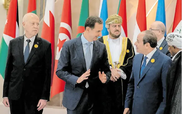  ?? ?? Predsjedni­k Sirije Bashar al-Assad sudjeluje na summitu Arapske lige u Saudijskoj Arabiji, unatoč činjenici da je pod teškim sankcijama Sjedinjeni­h Država koje su glavni partner Saudijaca na Bliskom istoku