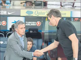  ?? FOTO: M. MONTILLA ?? Saludo, ya con Tito de primer entrenador del Barça Fue en la Liga 2012-13