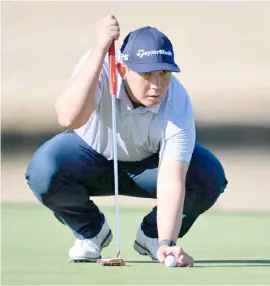  ?? ORLANDO RAMIREZ/AGENCE FRANCE-PRESSE ?? THE Philippine­s’ Rico Hoey has his game aligned with the best after sharing third place after first round of The American Express.
