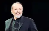  ??  ?? Cantante Miguel Bosé, 62 anni, è un cantante e attore spagnolo naturalizz­ato italiano