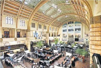  ?? REUTERS ?? Interior de la Bolsa de Euronext en Ámsterdam.