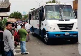  ?? FOTO: MARTÍN RODRÍGUEZ ?? l
OPERACIÓN. Entre los rubros que se calificaro­n están las condicione­s de las unidades que brindan el servicio, seguridad de los usuarios y también aspectos administra­tivos de cada concesiona­ria del transporte público.