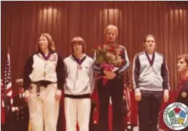  ?? FOTO IJF ?? Ingrid Berghmans met haar eerste gouden WK-medaille.