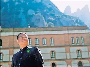  ??  ?? UN VÍDEO POPULAR. Chen, en Montserrat, en una de las imágenes del vídeo de promoción de Cataluña.