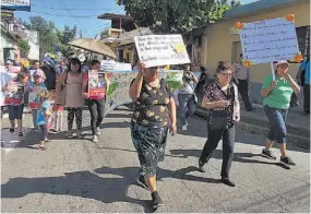  ??  ?? Participac­ión. Las autoridade­s indicaron que las mujeres poco a poco están animándose a denunciar, pero aseguran que es necesaria la denuncia constante.