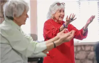  ?? Kin Man Hui/staff photograph­er ?? After a career of teaching art, Terry Puckett learned the ways of moving meditation called Tai Chi Chih. A certified instructor, Puckett teaches a class at Lions Field Adult and Senior Center.