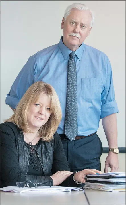  ?? ARLEN REDEKOP/PNG FILES ?? Jacklyn Davies and Pat McParland provide investigat­ive and forensic services on cyber fraud for MNP in Vancouver. Davies says a scam will happen a few times before it’s caught.