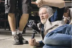  ?? PARAMOUNT PICTURES/FILES ?? Famed director Steven Spielberg lines up a shot on the set of Indiana Jones and the Kingdom of the Crystal Skull.