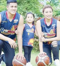  ??  ?? Mr. and Mrs. Jericho Cruz with their only daughter