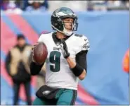  ?? JOHN BLAINE - DIGITAL FIRST MEDIA ?? Eagles quarterbac­k Nick Foles (9) threw four touchdown passes against the Giants during Sunday’s win over the Giants on Sunday afternoon.