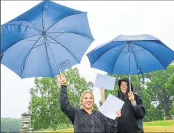  ?? ?? Brolly good news for Amelia Cousins and Ruby-Rose Hindmarch
Ref: 34-0822G