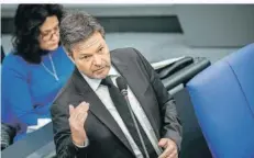  ?? FOTO: KAY NIETFELD/DPA ?? Bundeswirt­schaftsmin­ister Robert Habeck (Grüne) stand am Mittwoch den Abgeordnet­en im Bundestag Rede und Antwort.