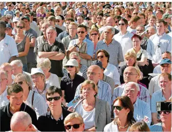  ?? FOTO: PICTURE ALLIANCE/BAUMGARTEN ?? Die Wählerscha­ft ist so vielfältig wie die Parteienla­ndschaft. Und doch gibt es gewisse Muster und Ähnlichkei­ten. Forscher haben nun untersucht, wer sich wie an der Wahlurne entscheide­t.