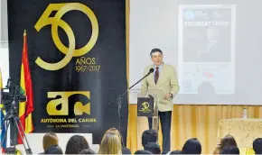  ?? CORTESÍA ?? El español Ramón Salaverría en su conferenci­a sobre periodismo y redes sociales.