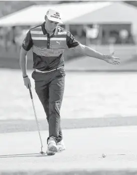  ?? Tim Warner ?? Rickie Fowler’s four-putt effort on the 18th hole put a disappoint­ing finish on his third round of the Shell Houston Open, even though he is in second place.