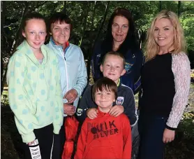  ?? Photos by John Tarrant ?? LEFT:
Eileen, Trisha and Una Twohig joined by Debbie, Liam and Shane O’Connor at the Banteer Duck Race.