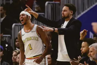  ?? Jeff Chiu / Associated Press 2019 ?? Damion Lee (1) and Klay Thompson are suddenly running practices together in Santa Cruz. Lee is regaining his conditioni­ng after a short paternity leave for his son, who was born Friday.