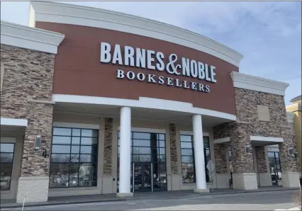  ?? TANIA BARRICKLO — DAILY FREEMAN ?? Barnes & Noble Bookseller­s is vacating this space at 1177 Ulster Ave. in the town of Ulster. N.Y., according to the town building inspector.