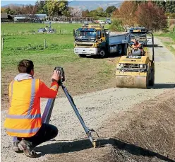  ?? PHOTO: DEREK FLYNN/FAIRFAX NZ ?? HEB Constructi­on working on the Spring Creek cycleway near Vickerman Street, Grovetown.