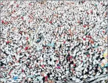  ??  ?? Plus d’un million des personnes aux fêtes de Bayonne.