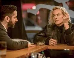  ??  ?? Als Katjas (Diane Kruger) Anwalt Danilo Fava (Denis Moschitto) ihr sagt, dass es zum Prozess kommt, fasst sie neuen Lebenswill­en