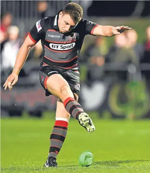  ?? Picture: SNS. ?? A late Duncan Weir penalty gave Edinburgh a win over Zebre.