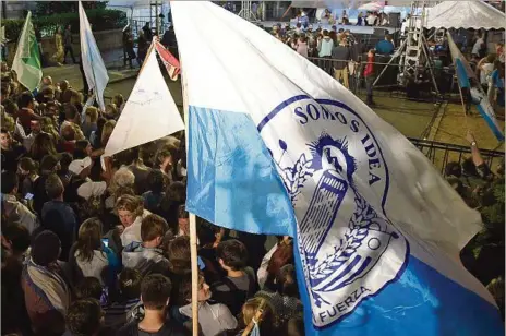  ?? ?? POLÉMICA. Entrando casi en la campaña, los blancos se han enfrascado en la discusión sobre qué orígenes partidario­s tienen sus precandida­tos.