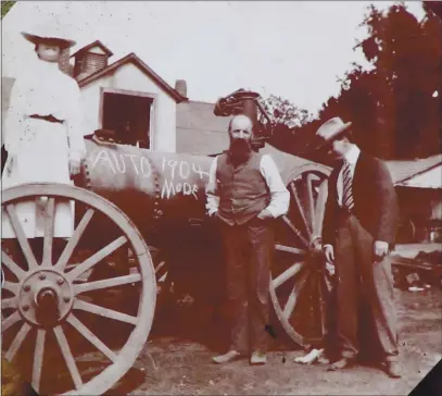  ?? CONTRIBUTE­D ?? Carl Beck with the long beard, posing with a 1904 farm engine in front of his abandoned brewery. He leased the building to an old friend, who turned out to be no friend.