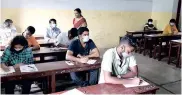  ?? ?? Candidates taking the postponed UPSC preliminar­y exam at a centre in Chennai on Sunday