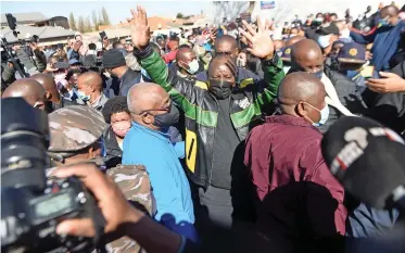  ?? | ITUMELENG ENGLISH African News Agency (ANA) ?? PRESIDENT Cyril Ramaphosa, wearing his ANC jacket, arrives at Meadowland­s in Soweto. Ramaphosa embarked on a clean-up campaign at malls in the township.