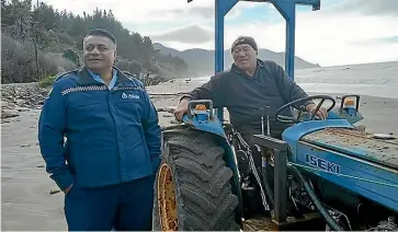  ?? KUIPO TUPOUNIUA SAULALA ?? Tokomaru Bay Community Constable Toa Saulala, left, with Elder Te Reo, assisted with the clean-up after heavy rain fell in Tokomaru Bay and Waipiro Bay.