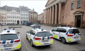  ?? FOTO: JENS DRESLING ?? Vaelger man fordelene ved dobbelt statsborge­rskab, må man også leve med ulemperne. Eksempelvi­s at man risikerer, at det ene faellesska­b giver fem kolde taeer i bagdelen.