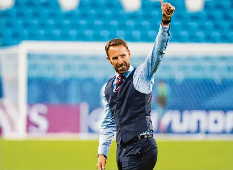  ?? Foto:Petter Arvidson, Witters ?? England Trainer Gareth Southgate hat mit seiner Mannschaft eine Euphorie Welle losgetrete­n. Nach Jahren der schmachvol­len Auftritte legen die Three Lions einen begeis ternden Auftritt nach dem anderen hin.