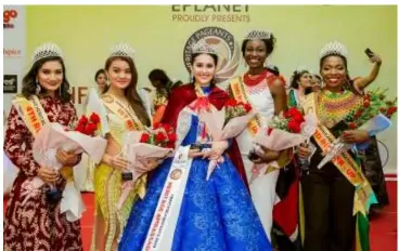  ?? CONTRIBUTE­D PHOTO ?? NEGRENSE Mary Kimberly Cagape, representi­ng the Philippine­s, wins first runner-up in the Miss Heritage Internatio­nal 2019 pageant held in Singapore on February 16.