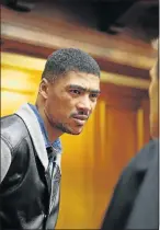  ?? Picture: RUVAN BOSHOFF ?? CONFESSED KILLER: Howard Oliver talks to his lawyer