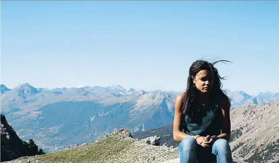  ?? FAMILY HANDOUT / AFP ?? Cedella Roman, de 19 años, estaba visitando a su madre en British Columbia cuando salió a correr y cruzó a EE.UU. por un sendero