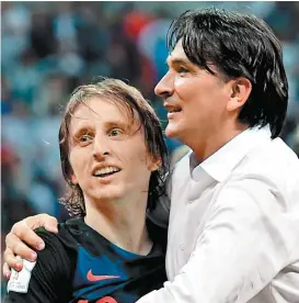  ??  ?? Modric y Zlatko Dalic, luego del partido